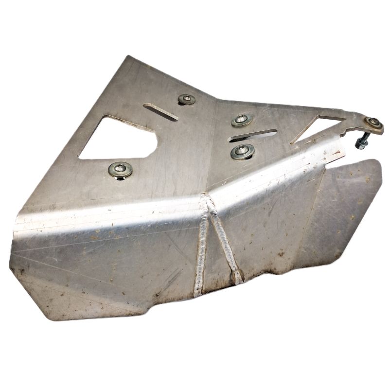 Osłona wahacza prawy przód aluminiowa 706204638